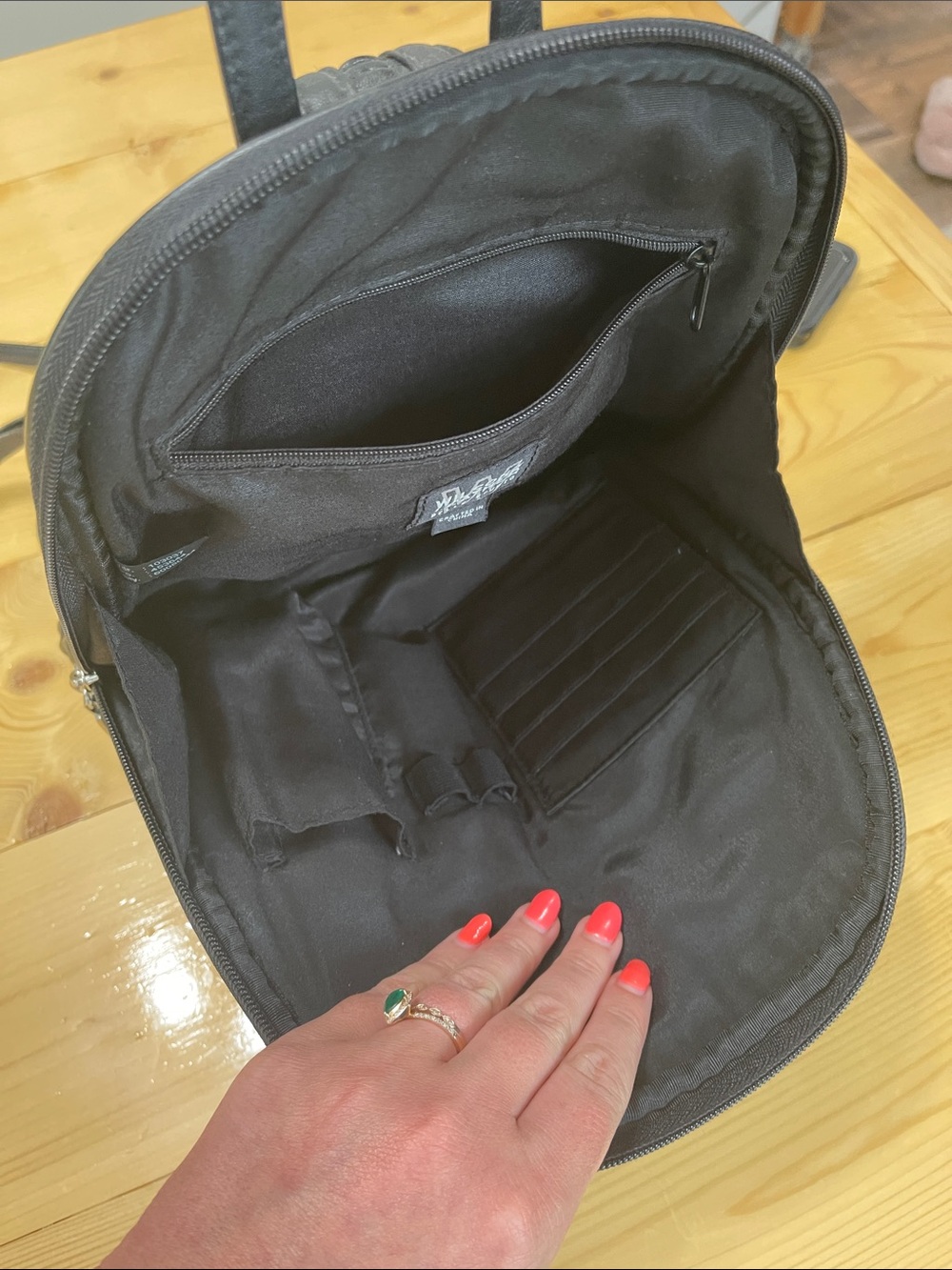 Vintage Wilson’s Leather Pelle Studio Black Leather Backpack/Sling Back Y2K - Picture 10 of 15